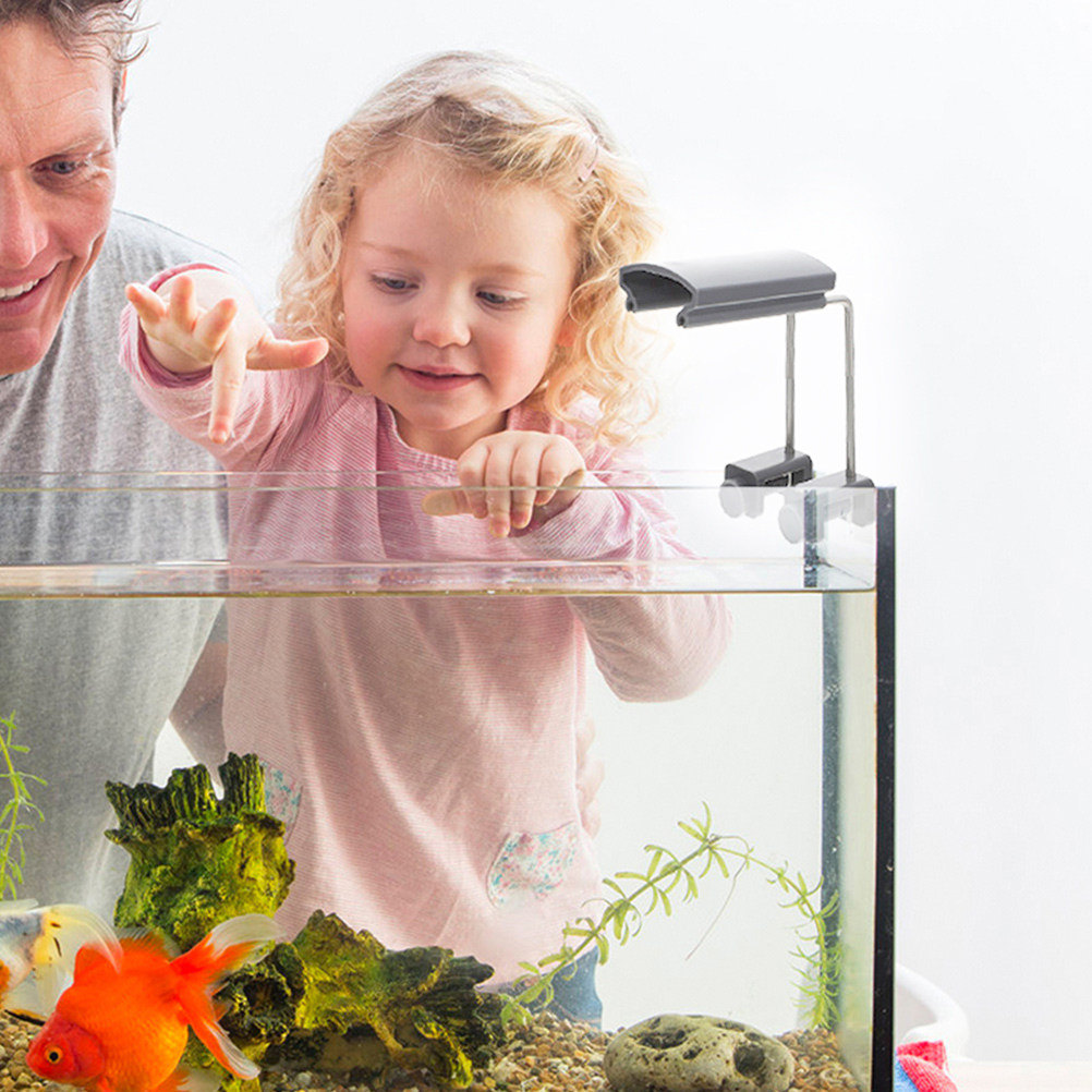 قطعتان من حامل إضاءة حوض السمك - مراجعة Aquarium Led Light وسعره